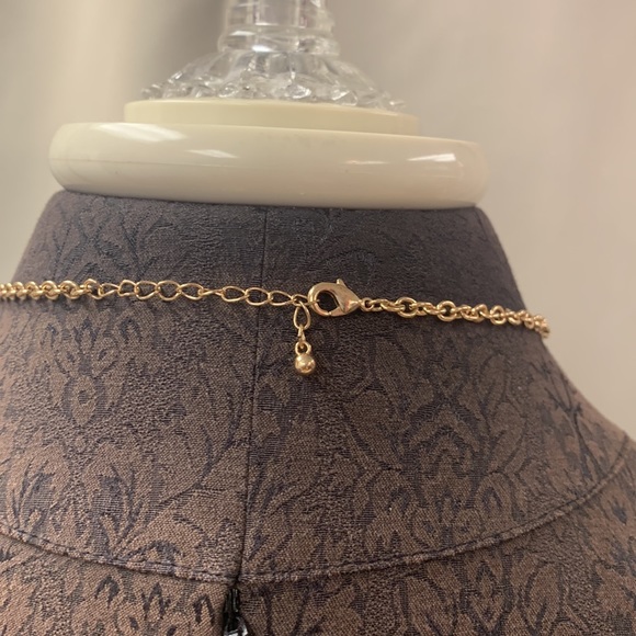 Beautiful gold necklace in great condition - Picture 2 of 2